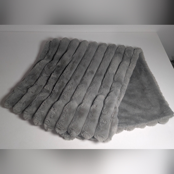 FRYE Faux Fur Gray Pillow Case Sham King Body Solid Modern Channel Stripe 20*40 - Picture 1 of 6